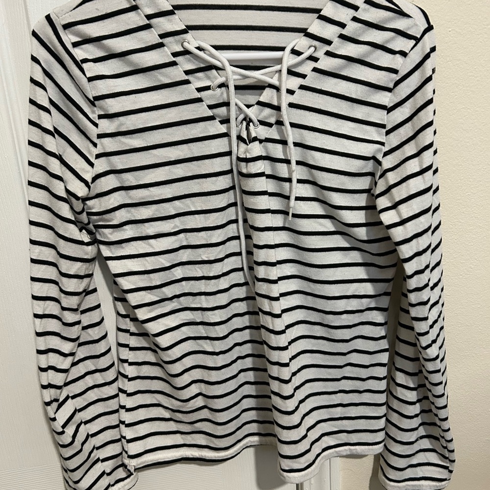 Striped V-Neck Long Sleeve Top